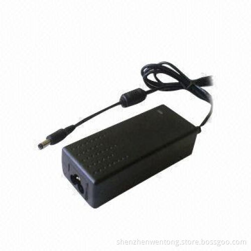 Laptop AC Adapter for Notebooks, with 19V Output Voltage, Measures 108 x 45 x 32mm